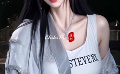 美女的咪咪露出来了